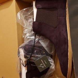 Mutual Wesvers size 10 Memory Foam Purple Suade Business Boots NWT
